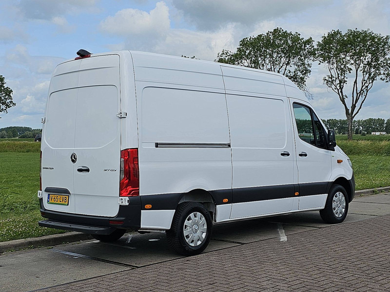 Mercedes-Benz Sprinter 317 L2H2 Navi Mbux - Furgon: slika 3 Mercedes-Benz Sprinter 317 L2H2 Navi Mbux - Furgon: slika 3