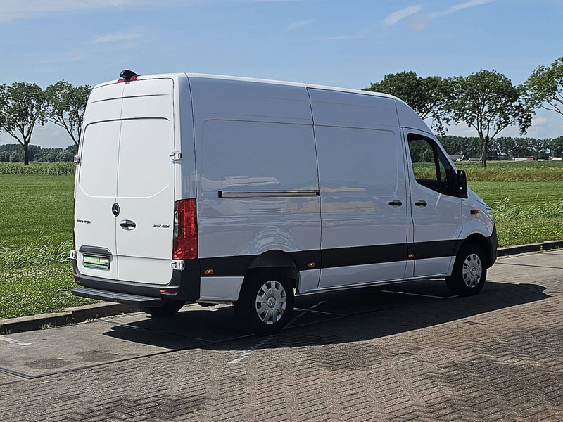 Mercedes-Benz Sprinter 317 L2H2 Navi Mbux - Furgon: slika 3 Mercedes-Benz Sprinter 317 L2H2 Navi Mbux - Furgon: slika 3