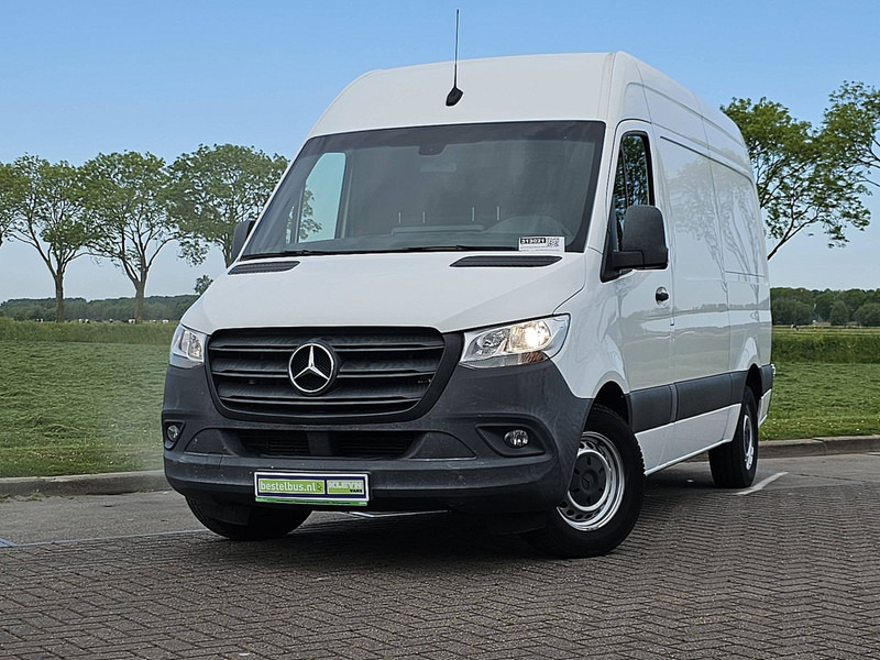 Mercedes-Benz Sprinter 319 3.0 V6 3.5T-Trekhaak - Furgon: slika 1 Mercedes-Benz Sprinter 319 3.0 V6 3.5T-Trekhaak - Furgon: slika 1