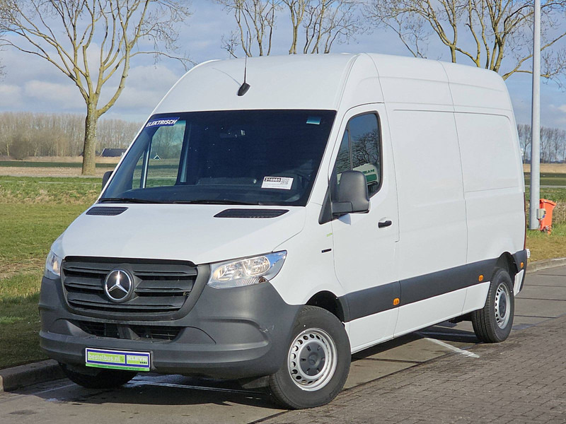 Mercedes-Benz eSprinter L2H2 41kWh DEMO! - Furgon, Električno dostavno vozilo: slika 2 Mercedes-Benz eSprinter L2H2 41kWh DEMO! - Furgon, Električno dostavno vozilo: slika 2