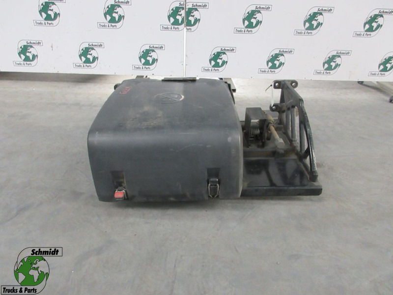 DAF 19226980/2049055 ACCUDEKSEL MET BANDEN LIER XF CF EURO 6 - Akumulator za Tovornjak: slika 1 DAF 19226980/2049055 ACCUDEKSEL MET BANDEN LIER XF CF EURO 6 - Akumulator za Tovornjak: slika 1