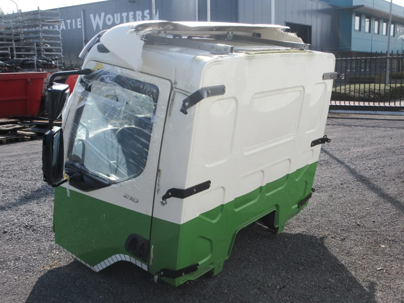 DAF 2363288 DAF 210 LF CABINE MODEL 2018 EURO 6 LICHT BESCHADIG VOOR ZIJDEN - Kabina in notranjost za Tovornjak: slika 4 DAF 2363288 DAF 210 LF CABINE MODEL 2018 EURO 6 LICHT BESCHADIG VOOR ZIJDEN - Kabina in notranjost za Tovornjak: slika 4