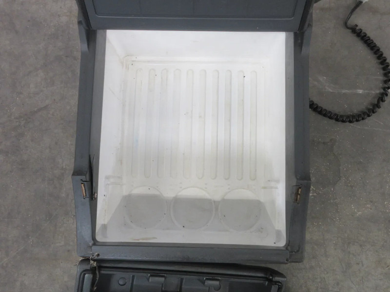 MAN 81.63910-6032 KOELKAST MAN 18.480 TGX EURO 6 MODEL 2012 - Električni sistem za Tovornjak: slika 5 MAN 81.63910-6032 KOELKAST MAN 18.480 TGX EURO 6 MODEL 2012 - Električni sistem za Tovornjak: slika 5