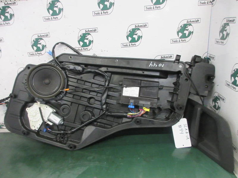 Scania 2718510 // 2708293 // 2306122 BINNENPANEEL DEUR RECHTS P 410 EURO 6 - Kabina in notranjost za Tovornjak: slika 3 Scania 2718510 // 2708293 // 2306122 BINNENPANEEL DEUR RECHTS P 410 EURO 6 - Kabina in notranjost za Tovornjak: slika 3