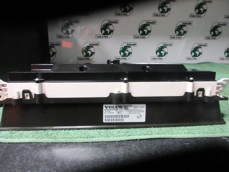 Volvo 22222030 INSTRUMENTENPANEEL VOLVO FH 500 EURO 6 MODEL 2021 - Armaturna plošča za Tovornjak: slika 2 Volvo 22222030 INSTRUMENTENPANEEL VOLVO FH 500 EURO 6 MODEL 2021 - Armaturna plošča za Tovornjak: slika 2