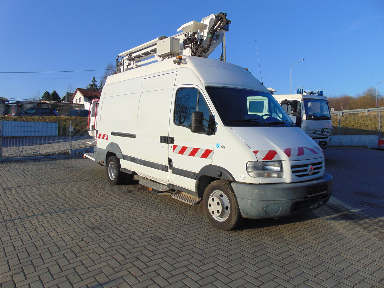 RENAULT Mascott 2,8dCi 110 L2H3 France Elevateur 152TTF 162TTF - Dvižna ploščad: slika 2 RENAULT Mascott 2,8dCi 110 L2H3 France Elevateur 152TTF 162TTF - Dvižna ploščad: slika 2