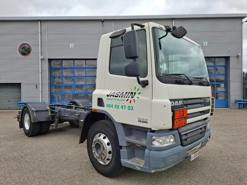 DAF CF75-250 / ADR / ONLY:320740 KM / PTO / INLINER / ALCOA / GOOD CONDITION / MANUAL / EURO-5 / 2011 - Tovornjak-šasija: slika 2 DAF CF75-250 / ADR / ONLY:320740 KM / PTO / INLINER / ALCOA / GOOD CONDITION / MANUAL / EURO-5 / 2011 - Tovornjak-šasija: slika 2