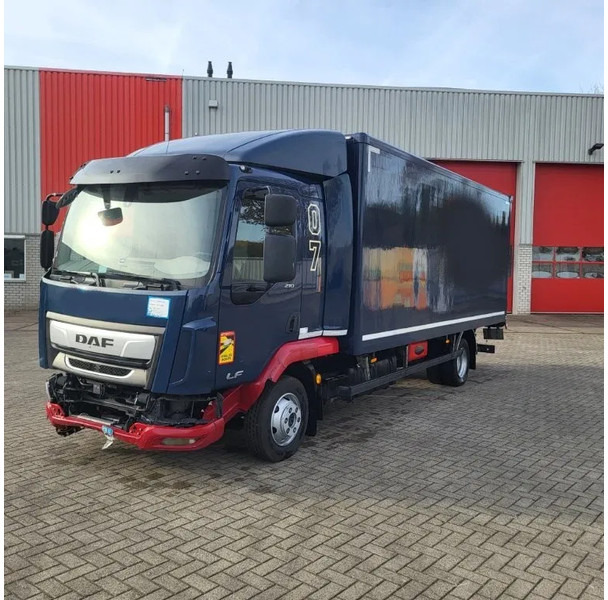 DAF LF 210 / ENGINE RUNNING / ONLY:120371 KM / PLATFORM:1000 KG / LWDS / AIRCO / AUTOMATIC / EURO-6 / 2022 - Tovornjak zabojnik: slika 1 DAF LF 210 / ENGINE RUNNING / ONLY:120371 KM / PLATFORM:1000 KG / LWDS / AIRCO / AUTOMATIC / EURO-6 / 2022 - Tovornjak zabojnik: slika 1