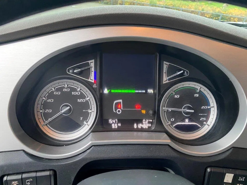 DAF XF106-530 8X2 / AJK HOOKLIFT 25000KG / 9 TON FRONT AXLE / NAVI / ONLY:612482 KM / SSC / AUTOMATIC / EURO-6 / 2019 lizing DAF XF106-530 8X2 / AJK HOOKLIFT 25000KG / 9 TON FRONT AXLE / NAVI / ONLY:612482 KM / SSC / AUTOMATIC / EURO-6 / 2019: slika 17 DAF XF106-530 8X2 / AJK HOOKLIFT 25000KG / 9 TON FRONT AXLE / NAVI / ONLY:612482 KM / SSC / AUTOMATIC / EURO-6 / 2019 lizing DAF XF106-530 8X2 / AJK HOOKLIFT 25000KG / 9 TON FRONT AXLE / NAVI / ONLY:612482 KM / SSC / AUTOMATIC / EURO-6 / 2019: slika 17