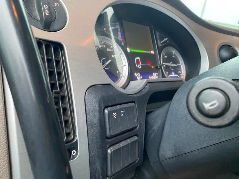 DAF XF106-530 8X2 / AJK HOOKLIFT 25000KG / 9 TON FRONT AXLE / NAVI / ONLY:612482 KM / SSC / AUTOMATIC / EURO-6 / 2019 lizing DAF XF106-530 8X2 / AJK HOOKLIFT 25000KG / 9 TON FRONT AXLE / NAVI / ONLY:612482 KM / SSC / AUTOMATIC / EURO-6 / 2019: slika 15 DAF XF106-530 8X2 / AJK HOOKLIFT 25000KG / 9 TON FRONT AXLE / NAVI / ONLY:612482 KM / SSC / AUTOMATIC / EURO-6 / 2019 lizing DAF XF106-530 8X2 / AJK HOOKLIFT 25000KG / 9 TON FRONT AXLE / NAVI / ONLY:612482 KM / SSC / AUTOMATIC / EURO-6 / 2019: slika 15