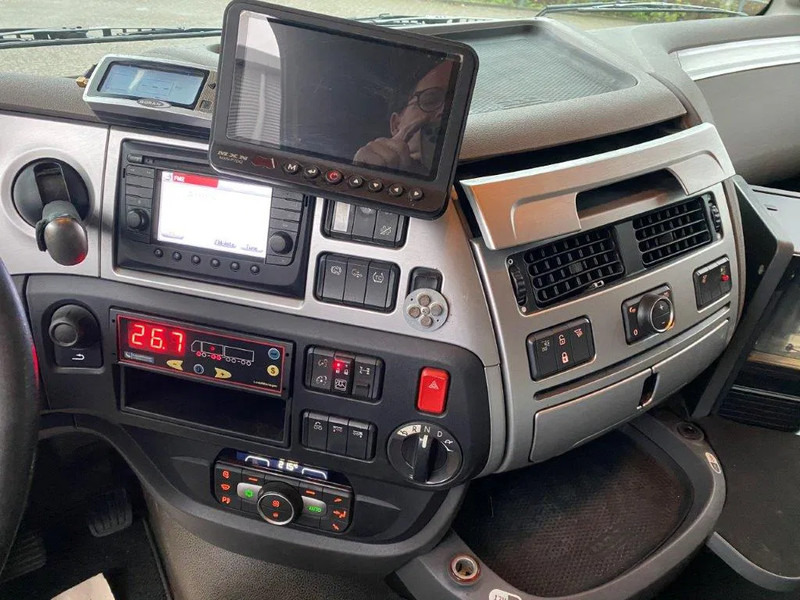 DAF XF106-530 8X2 / AJK HOOKLIFT 25000KG / 9 TON FRONT AXLE / NAVI / ONLY:612482 KM / SSC / AUTOMATIC / EURO-6 / 2019 lizing DAF XF106-530 8X2 / AJK HOOKLIFT 25000KG / 9 TON FRONT AXLE / NAVI / ONLY:612482 KM / SSC / AUTOMATIC / EURO-6 / 2019: slika 18 DAF XF106-530 8X2 / AJK HOOKLIFT 25000KG / 9 TON FRONT AXLE / NAVI / ONLY:612482 KM / SSC / AUTOMATIC / EURO-6 / 2019 lizing DAF XF106-530 8X2 / AJK HOOKLIFT 25000KG / 9 TON FRONT AXLE / NAVI / ONLY:612482 KM / SSC / AUTOMATIC / EURO-6 / 2019: slika 18