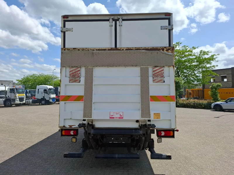 Iveco EuroCargo 120 / COOL TRUCK / CARRIER XARIOS 600 / PLATFORM 2000KG / ONLY:340634 KM / AIRCO / MANUAL / EURO-6 / 2014 - Izotermični tovornjak: slika 4 Iveco EuroCargo 120 / COOL TRUCK / CARRIER XARIOS 600 / PLATFORM 2000KG / ONLY:340634 KM / AIRCO / MANUAL / EURO-6 / 2014 - Izotermični tovornjak: slika 4