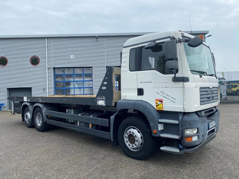 MAN TGA26.320 / SLIDING PLATEAU / WINCH / LIFT AXLE / MACHINE CARRIER / MANUAL / EURO-4 / 2007 - Tovornjak s kesonom: slika 4 MAN TGA26.320 / SLIDING PLATEAU / WINCH / LIFT AXLE / MACHINE CARRIER / MANUAL / EURO-4 / 2007 - Tovornjak s kesonom: slika 4