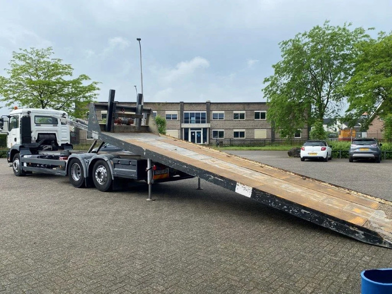 MAN TGA26.320 / SLIDING PLATEAU / WINCH / LIFT AXLE / MACHINE CARRIER / MANUAL / EURO-4 / 2007 - Tovornjak s kesonom: slika 5 MAN TGA26.320 / SLIDING PLATEAU / WINCH / LIFT AXLE / MACHINE CARRIER / MANUAL / EURO-4 / 2007 - Tovornjak s kesonom: slika 5
