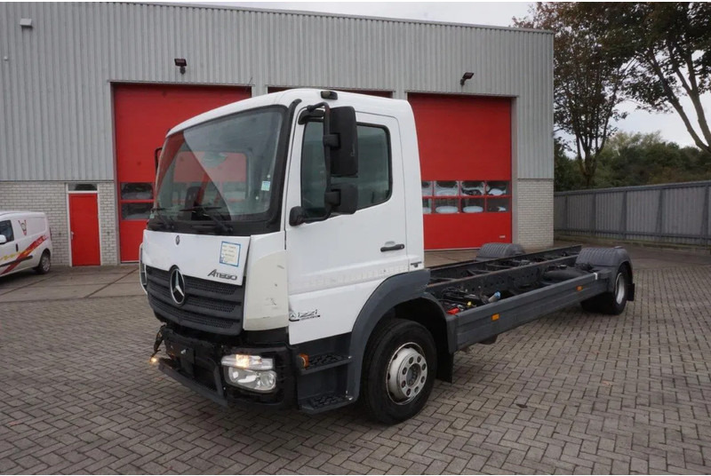Mercedes-Benz ATEGO 1221 / ENGINE RUNNING / ONLY:253095 KM / AUTOMATIC / EURO-6 / 2017 - Tovornjak-šasija: slika 1 Mercedes-Benz ATEGO 1221 / ENGINE RUNNING / ONLY:253095 KM / AUTOMATIC / EURO-6 / 2017 - Tovornjak-šasija: slika 1