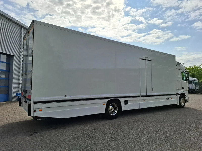 Mercedes-Benz Actros 1843 / GERMAN FLOWER TRUCK / 162021 KM / ISOLATED BOX / COOL & HEATED / NAVI / PLATFORM 1500 KG / TOP CONDITION / FULL-AI - Tovornjak s hrano: slika 5 Mercedes-Benz Actros 1843 / GERMAN FLOWER TRUCK / 162021 KM / ISOLATED BOX / COOL & HEATED / NAVI / PLATFORM 1500 KG / TOP CONDITION / FULL-AI - Tovornjak s hrano: slika 5