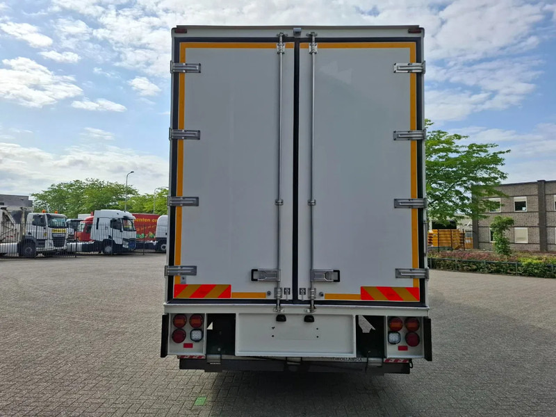 Mercedes-Benz Actros 1843 / GERMAN FLOWER TRUCK / 162021 KM / ISOLATED BOX / COOL & HEATED / NAVI / PLATFORM 1500 KG / TOP CONDITION / FULL-AI - Tovornjak s hrano: slika 4 Mercedes-Benz Actros 1843 / GERMAN FLOWER TRUCK / 162021 KM / ISOLATED BOX / COOL & HEATED / NAVI / PLATFORM 1500 KG / TOP CONDITION / FULL-AI - Tovornjak s hrano: slika 4