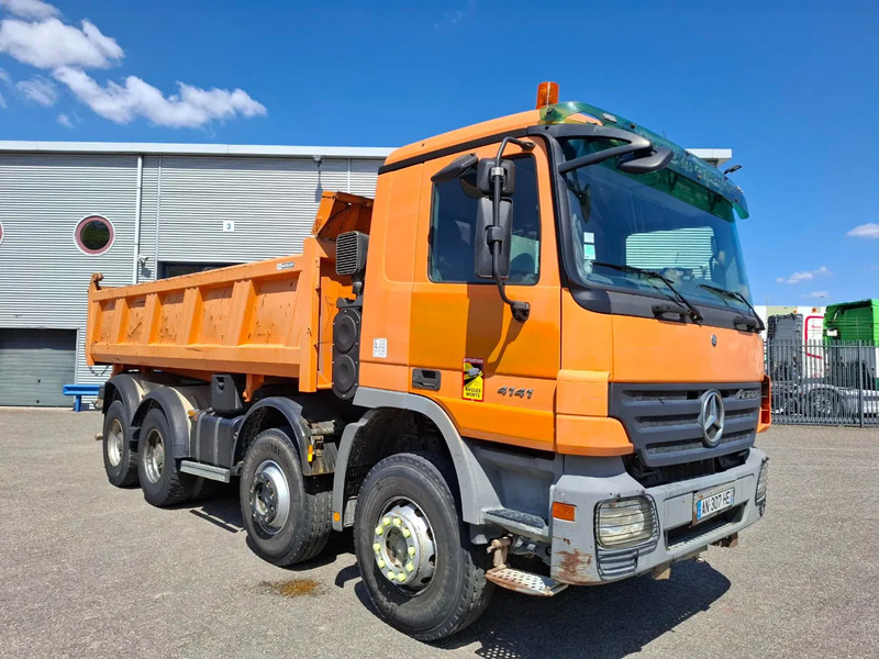 Mercedes-Benz Actros 4141 / 3SIDE MEILLER TIPPER / FULL-STEEL / DRUM BRAKES / ONLY:535937 KM / 2XSTEERING AXLE / AIRCO / AUTOMATIC / EURO-3 / - Tovornjak prekucnik: slika 4 Mercedes-Benz Actros 4141 / 3SIDE MEILLER TIPPER / FULL-STEEL / DRUM BRAKES / ONLY:535937 KM / 2XSTEERING AXLE / AIRCO / AUTOMATIC / EURO-3 / - Tovornjak prekucnik: slika 4