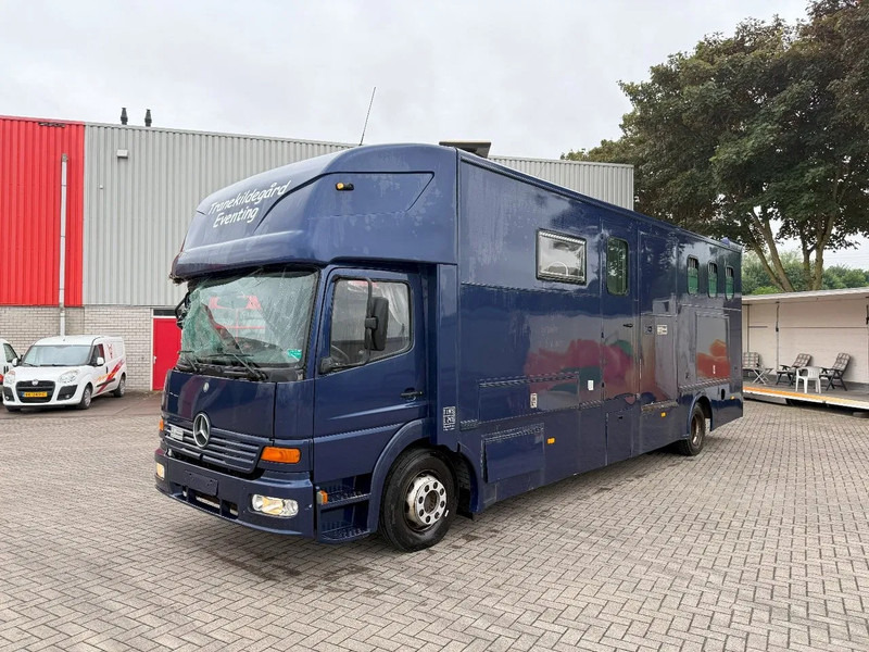 Mercedes-Benz Atego 1223 / ENGINE RUNNING / ONLY:159450 KM / HORSETRUCK / HEATED BOX / WATERTANK / LIVING ROOM / EURO-2 / MANUAL / 1998 - Tovornjak za prevoz konj: slika 1 Mercedes-Benz Atego 1223 / ENGINE RUNNING / ONLY:159450 KM / HORSETRUCK / HEATED BOX / WATERTANK / LIVING ROOM / EURO-2 / MANUAL / 1998 - Tovornjak za prevoz konj: slika 1