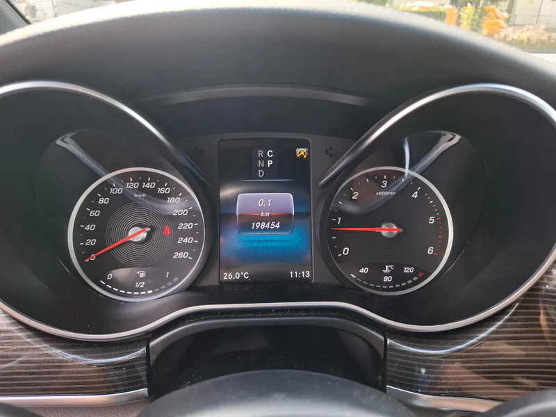 Avtomobil Mercedes-Benz V-Klasse 250 / XXL / AMG / FULL OPTION / LEATHER / PARK+SEATHEAT / BURMESTER / TUV:04-05-2026 / 360 CAMERA / 2023: slika 13