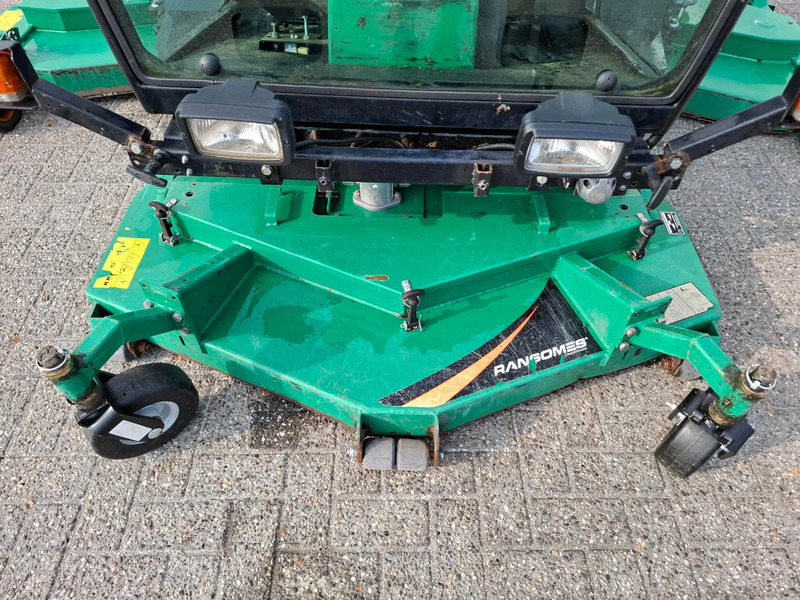 Vrtna kosilnica Ransomes HR6010 / 6719 HOURS / 4 WHEEL DRIVE / HYDROSTATIC / 60 HP / AIRCO / CLOSED CABIN / 2008 /: slika 11