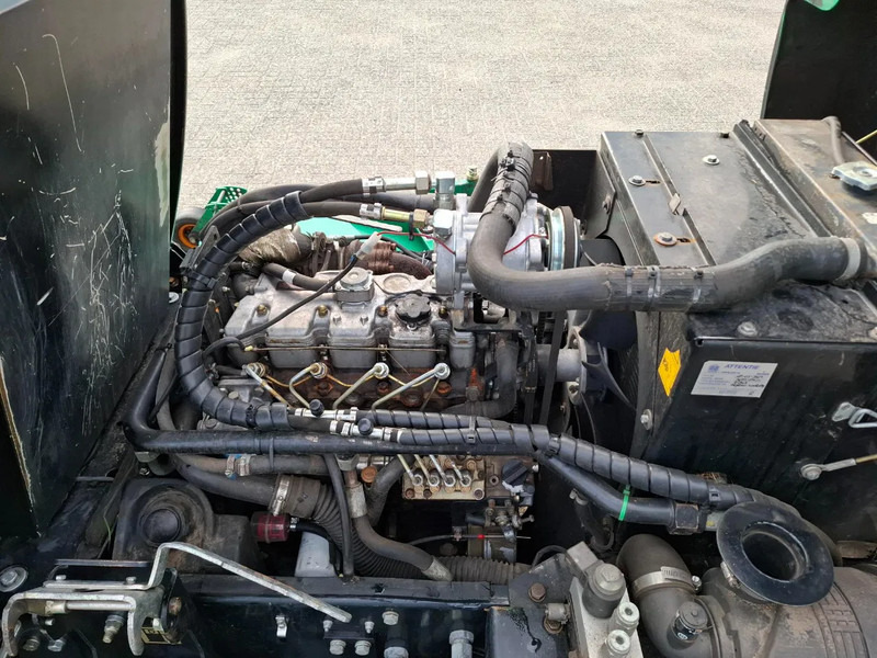 Vrtna kosilnica Ransomes HR6010 / 6719 HOURS / 4 WHEEL DRIVE / HYDROSTATIC / 60 HP / AIRCO / CLOSED CABIN / 2008 /: slika 15