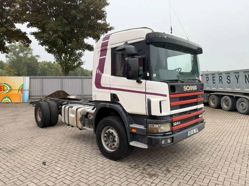 Scania 124-420 / ENGINE RUNNING / RETARDER / BIG AXLE / FULL-STEEL / ONLY: 540918 KM / OLD TACHO / AIRCO / MANUAL / EURO-3 / 2002 - Tovornjak-šasija: slika 2 Scania 124-420 / ENGINE RUNNING / RETARDER / BIG AXLE / FULL-STEEL / ONLY: 540918 KM / OLD TACHO / AIRCO / MANUAL / EURO-3 / 2002 - Tovornjak-šasija: slika 2