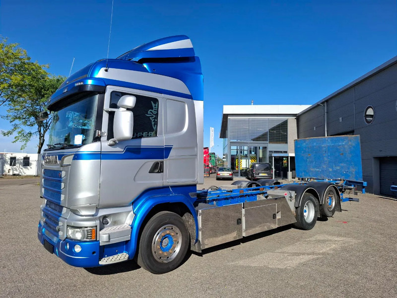 Scania R580 V8 / RETARDER / LIFT+LENKACHSE / FULL-AIR / PLATFORM 2000 KG / LEATHER / AIRCO / AUTOMATIC / EURO-6 / 2015 - Tovornjak-šasija: slika 1 Scania R580 V8 / RETARDER / LIFT+LENKACHSE / FULL-AIR / PLATFORM 2000 KG / LEATHER / AIRCO / AUTOMATIC / EURO-6 / 2015 - Tovornjak-šasija: slika 1