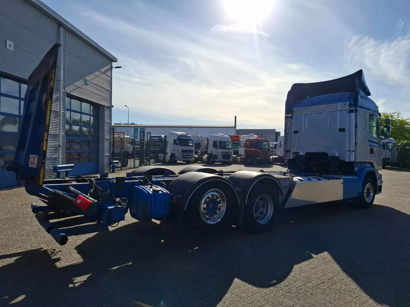 Scania R580 V8 / RETARDER / LIFT+LENKACHSE / FULL-AIR / PLATFORM 2000 KG / LEATHER / AIRCO / AUTOMATIC / EURO-6 / 2015 - Tovornjak-šasija: slika 5 Scania R580 V8 / RETARDER / LIFT+LENKACHSE / FULL-AIR / PLATFORM 2000 KG / LEATHER / AIRCO / AUTOMATIC / EURO-6 / 2015 - Tovornjak-šasija: slika 5