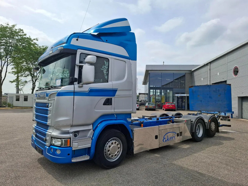 Scania R580 V8 / RETARDER / LIFT+LENKACHSE / FULL-AIR / PLATFORM 2000 KG / LEATHER / AIRCO / AUTOMATIC / EURO-6 / 2015 - Tovornjak-šasija: slika 1 Scania R580 V8 / RETARDER / LIFT+LENKACHSE / FULL-AIR / PLATFORM 2000 KG / LEATHER / AIRCO / AUTOMATIC / EURO-6 / 2015 - Tovornjak-šasija: slika 1