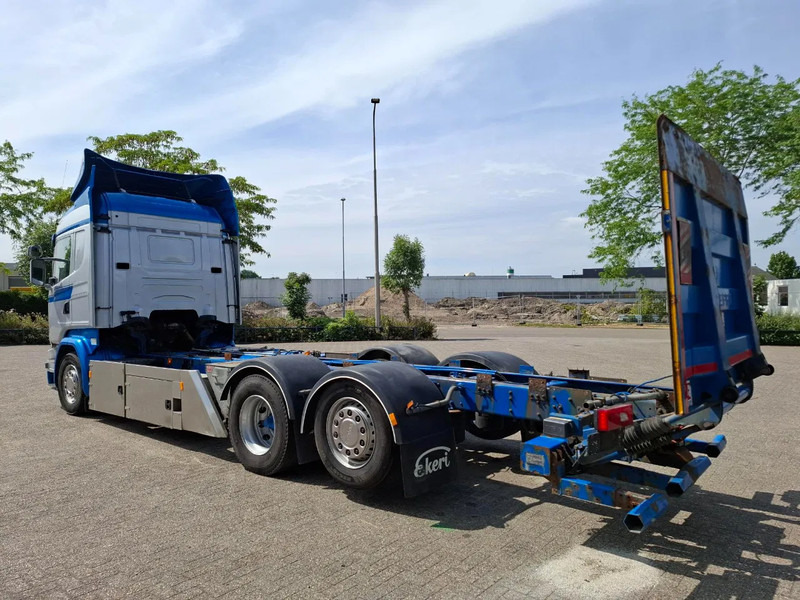 Scania R580 V8 / RETARDER / LIFT+LENKACHSE / FULL-AIR / PLATFORM 2000 KG / NAVI / LEATHER / AIRCO / AUTOMATIC / EURO-6 / 2014 - Tovornjak-šasija: slika 3 Scania R580 V8 / RETARDER / LIFT+LENKACHSE / FULL-AIR / PLATFORM 2000 KG / NAVI / LEATHER / AIRCO / AUTOMATIC / EURO-6 / 2014 - Tovornjak-šasija: slika 3