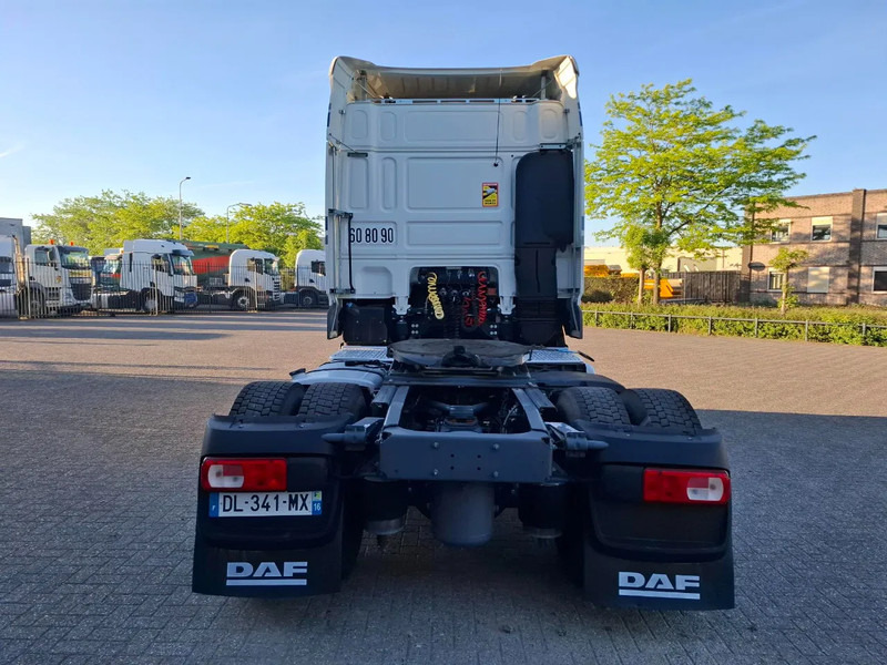 DAF XF106-460 / INTARDER / DEB / MANUAL / AIRCO / CLEAN TRUCK / EURO-6 / 2014 - Vlačilec: slika 4 DAF XF106-460 / INTARDER / DEB / MANUAL / AIRCO / CLEAN TRUCK / EURO-6 / 2014 - Vlačilec: slika 4