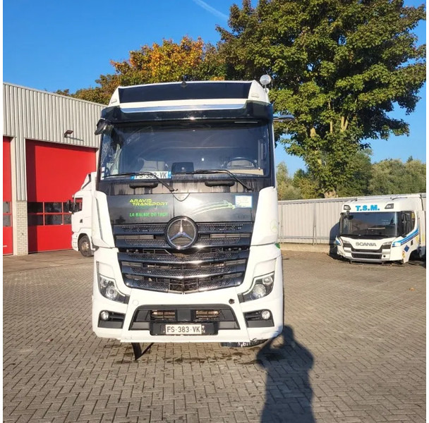 Mercedes-Benz ACTROS 1863 / ENGINE RUNNING / RETARDER / PARK-COOL /HYDRAULICS / ONLY: 268593KM / GIGA-SPACE / MIRRORCAM / AUTOMATIC / EURO-6 / - Vlačilec: slika 3 Mercedes-Benz ACTROS 1863 / ENGINE RUNNING / RETARDER / PARK-COOL /HYDRAULICS / ONLY: 268593KM / GIGA-SPACE / MIRRORCAM / AUTOMATIC / EURO-6 / - Vlačilec: slika 3