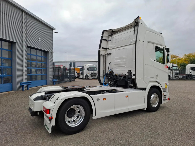 Scania NGS R580 V8 / RETARDER / HYDRAULICS / ONLY:748805 KM / FULL-AIR / SMART TACHO / ALCOA / LEATHER / SIDESKIRTS / EURO-6 / 2019 - Vlačilec: slika 5 Scania NGS R580 V8 / RETARDER / HYDRAULICS / ONLY:748805 KM / FULL-AIR / SMART TACHO / ALCOA / LEATHER / SIDESKIRTS / EURO-6 / 2019 - Vlačilec: slika 5
