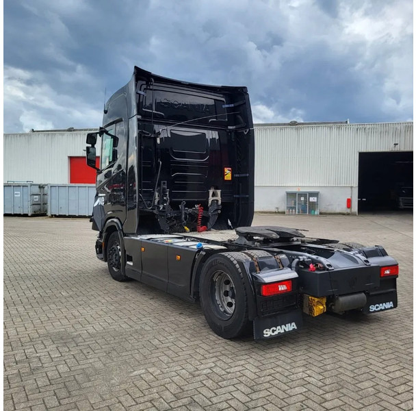 Scania NGS S450 / ENGINE RUNNING / RETARDER / DOUBLE TANK / FULL-AIR / 690348KM / LEATHER / ACC / LWDS / AUTOMATIC / EURO-6 / 2018 - Vlačilec: slika 3 Scania NGS S450 / ENGINE RUNNING / RETARDER / DOUBLE TANK / FULL-AIR / 690348KM / LEATHER / ACC / LWDS / AUTOMATIC / EURO-6 / 2018 - Vlačilec: slika 3