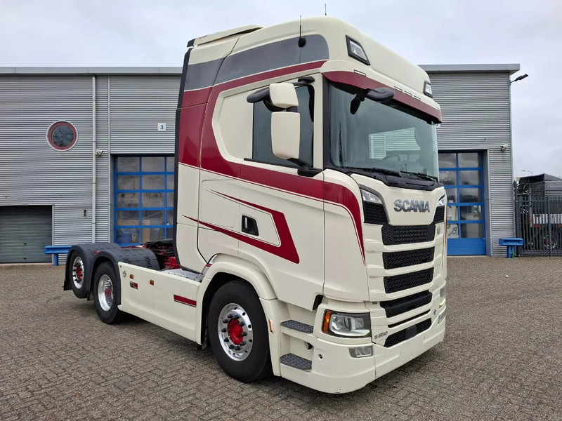Scania NGS S650 V8 / RETARDER / 633397 KM / 9 TON FRONT AXELE / FULL-AIR / INLINER / FULL SPOILER / LEATHER / ALCOA / NAVI / FRIDGE / E - Vlačilec: slika 2 Scania NGS S650 V8 / RETARDER / 633397 KM / 9 TON FRONT AXELE / FULL-AIR / INLINER / FULL SPOILER / LEATHER / ALCOA / NAVI / FRIDGE / E - Vlačilec: slika 2