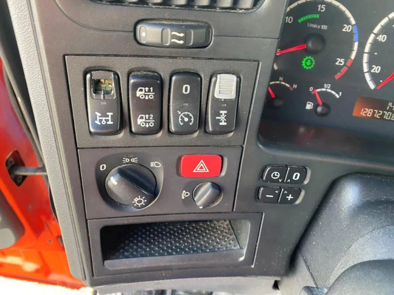 Scania R420 / HYDRAULICS / ALCOA / AIRCO / GOOD CONDITION / MANUAL / EURO-4 / 2007 lizing Scania R420 / HYDRAULICS / ALCOA / AIRCO / GOOD CONDITION / MANUAL / EURO-4 / 2007: slika 15