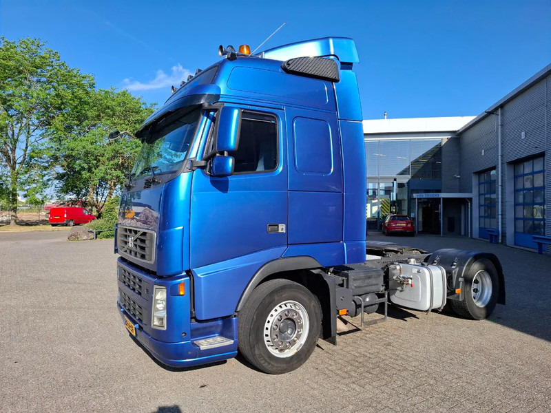 Volvo FH13-400 / HYDRAULICS / NL TRUCK / TUV:14-09-2025 / GLOBETROTTER / FRIGDE / AIRCO / AUTOMATIC / EURO-5 / 2006 - Vlačilec: slika 1 Volvo FH13-400 / HYDRAULICS / NL TRUCK / TUV:14-09-2025 / GLOBETROTTER / FRIGDE / AIRCO / AUTOMATIC / EURO-5 / 2006 - Vlačilec: slika 1