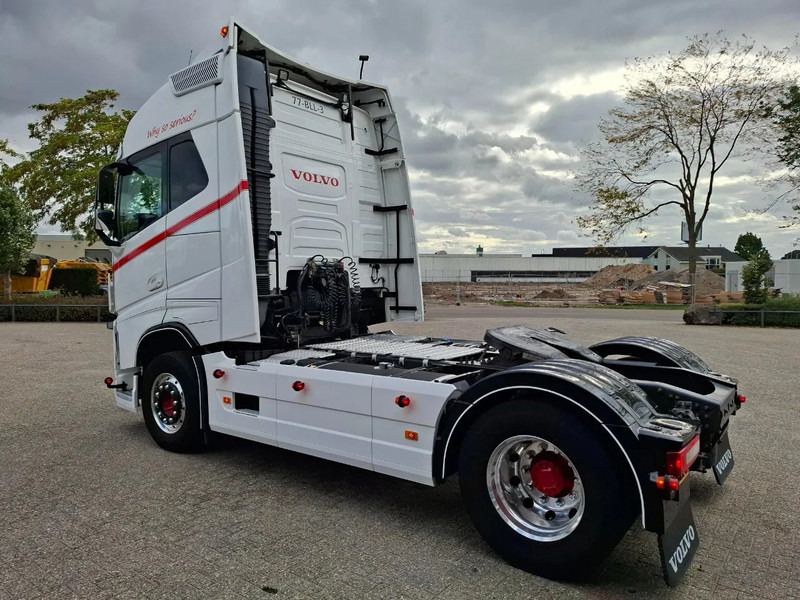 Volvo FH4-460 / CLEAN NL TRUCK / VEB+ / ADR / ACC / LWDS / DAS / DOUBLE TANK / LEATHER / FRIDGE / ALCOA / EURO-6 / 2016 - Vlačilec: slika 3 Volvo FH4-460 / CLEAN NL TRUCK / VEB+ / ADR / ACC / LWDS / DAS / DOUBLE TANK / LEATHER / FRIDGE / ALCOA / EURO-6 / 2016 - Vlačilec: slika 3
