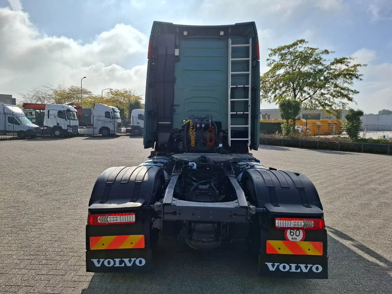 Volvo FH4-460 / VEB+ / DOUBLE TANK / FRIDGE / AIRCO / AUTOMATIC / EURO-6 / 2014 - Vlačilec: slika 4 Volvo FH4-460 / VEB+ / DOUBLE TANK / FRIDGE / AIRCO / AUTOMATIC / EURO-6 / 2014 - Vlačilec: slika 4