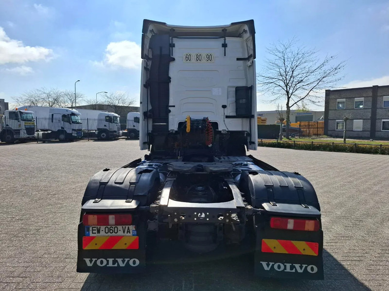Volvo FH4-460 / VEB+ / DOUBLE TANK / FRIDGE / AUTOMATIC / EURO-6 / 2018 - Vlačilec: slika 4 Volvo FH4-460 / VEB+ / DOUBLE TANK / FRIDGE / AUTOMATIC / EURO-6 / 2018 - Vlačilec: slika 4