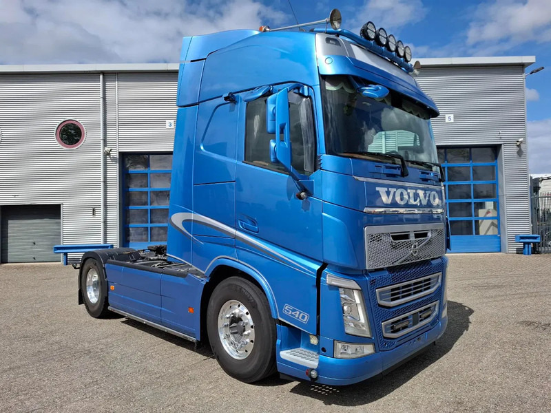Volvo FH4-500 / HYDRAULICS / 675811 KM / VEB+ / PARKCOOL / NAVI / LWDS / ACC / FULL OPTION / TOP CONDITION / EURO-6 / 2018 - Vlačilec: slika 2 Volvo FH4-500 / HYDRAULICS / 675811 KM / VEB+ / PARKCOOL / NAVI / LWDS / ACC / FULL OPTION / TOP CONDITION / EURO-6 / 2018 - Vlačilec: slika 2