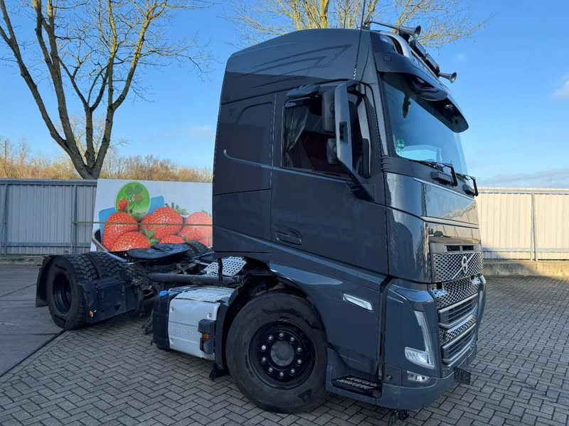 Volvo FH5-460 / VEB+ / HYDRAULICS / I-PARKCOOL / ONLY:188538 KM / FULL-AIR / ACC / LWDS / AUTOMATIC / EURO-6 / 2023 - Vlačilec: slika 2 Volvo FH5-460 / VEB+ / HYDRAULICS / I-PARKCOOL / ONLY:188538 KM / FULL-AIR / ACC / LWDS / AUTOMATIC / EURO-6 / 2023 - Vlačilec: slika 2