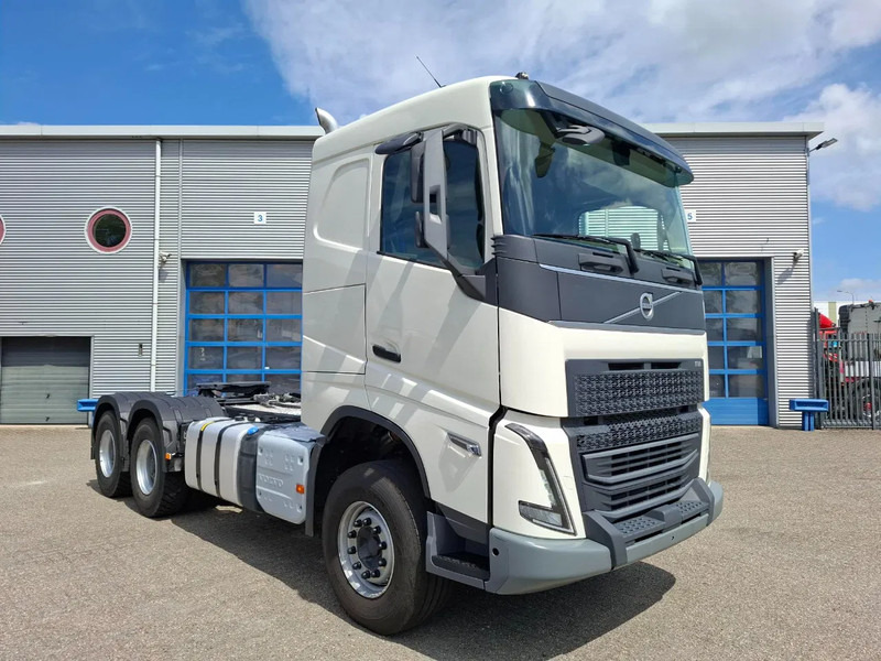 Volvo FH5-500 / 6X4 / RETARDER / HYDRAULICS / ONLY:46190 KM / BIG AXLE / 52 TON / VEB+ / ACC / LWDS / TOP CONDITION / AUTOMATIC / EURO - Vlačilec: slika 2 Volvo FH5-500 / 6X4 / RETARDER / HYDRAULICS / ONLY:46190 KM / BIG AXLE / 52 TON / VEB+ / ACC / LWDS / TOP CONDITION / AUTOMATIC / EURO - Vlačilec: slika 2