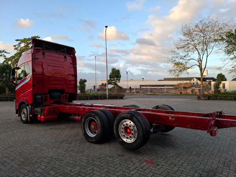 Volvo FH16-750 / BIG AXLE / VEB+ / ONLY:679711 KM / DYNAMIC STEERING / NAVI / LWDS / FULL-AIR / AUTOMATIC / EURO-6 / 2018 - Tovornjak-šasija: slika 3 Volvo FH16-750 / BIG AXLE / VEB+ / ONLY:679711 KM / DYNAMIC STEERING / NAVI / LWDS / FULL-AIR / AUTOMATIC / EURO-6 / 2018 - Tovornjak-šasija: slika 3