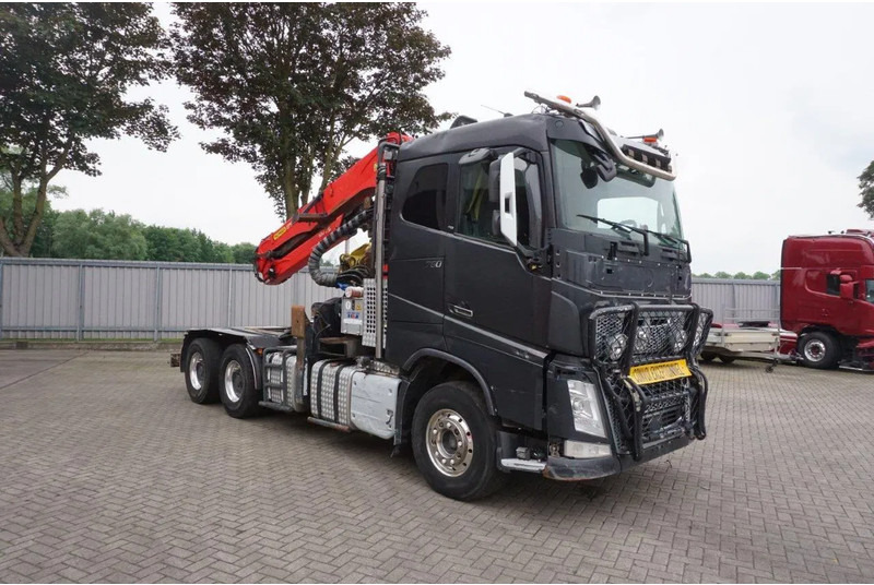 Volvo FH16-750 / ENGINE RUNNING / 6x4 / RETARDER / BIG AXLE / VEB+ / PALFINGER FD250 / EURO-6 / 2016 - Tovornjak za prevoz lesa, Tovornjak z dvigalom: slika 3 Volvo FH16-750 / ENGINE RUNNING / 6x4 / RETARDER / BIG AXLE / VEB+ / PALFINGER FD250 / EURO-6 / 2016 - Tovornjak za prevoz lesa, Tovornjak z dvigalom: slika 3