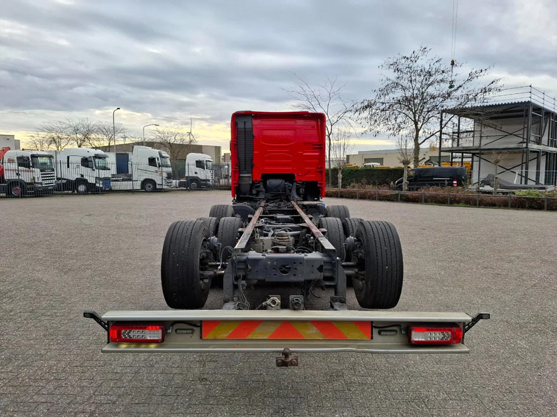 Volvo FH16-750 / VEB+ / ONLY:349761 KM / 9TON FRONT AXLE / INLINER / TECHNICAL 60TON / FULL-AIR / AUTOMATIC / EURO-6 / 2016 - Tovornjak-šasija: slika 4 Volvo FH16-750 / VEB+ / ONLY:349761 KM / 9TON FRONT AXLE / INLINER / TECHNICAL 60TON / FULL-AIR / AUTOMATIC / EURO-6 / 2016 - Tovornjak-šasija: slika 4