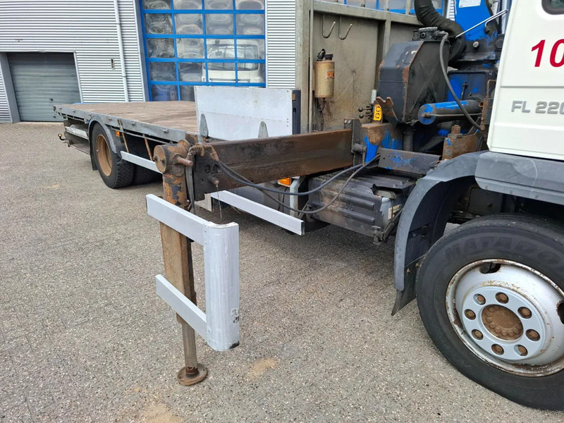 Tovornjak z dvigalom Volvo FL6-220 / HMF 910 / REMOTE / ONLY:493620 KM / AIRCO / FULL-AIR / MANUAL / EURO-3 / 2003: slika 9