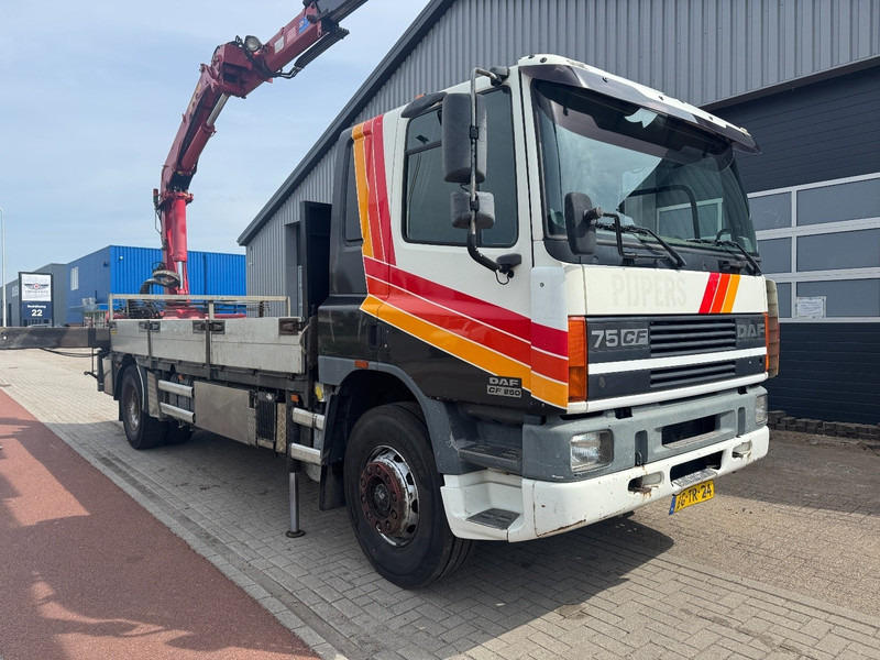 DAF CF75-250, HMF 1583 K4 + 1, Remote Control - Tovornjak z dvigalom: slika 4 DAF CF75-250, HMF 1583 K4 + 1, Remote Control - Tovornjak z dvigalom: slika 4