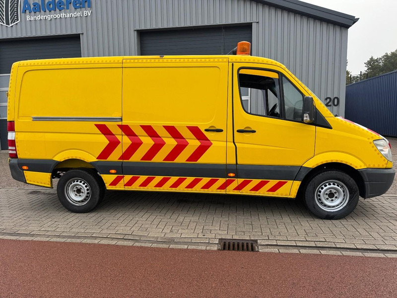Mercedes-Benz Sprinter 316, Like new, BF3 Begleit- Escort- Convoi execptionnel, L2/H1 - Furgon: slika 2 Mercedes-Benz Sprinter 316, Like new, BF3 Begleit- Escort- Convoi execptionnel, L2/H1 - Furgon: slika 2